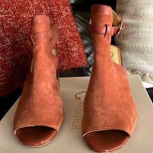 C Wonder 8 medium leather shoe  with a chunky heel (red)